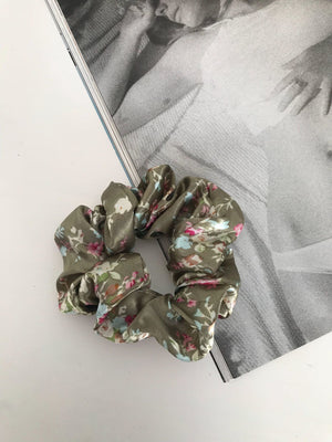 Day Dreamer Scrunchie | Floral Khaki